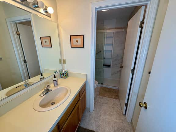 Classic Cape Cod townhouse in Brewster with patio, near Rail Trail and bay beaches. - Image 5