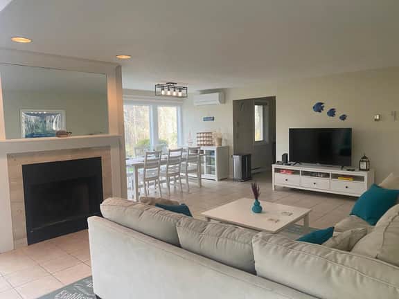 NEW for 2026 - Endicott 3BR 3BA End-Unit Steps from the Arbor Pool! - Image 2