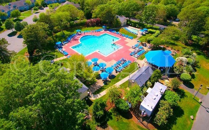 Arbor pool with kiddie pool and snack bar